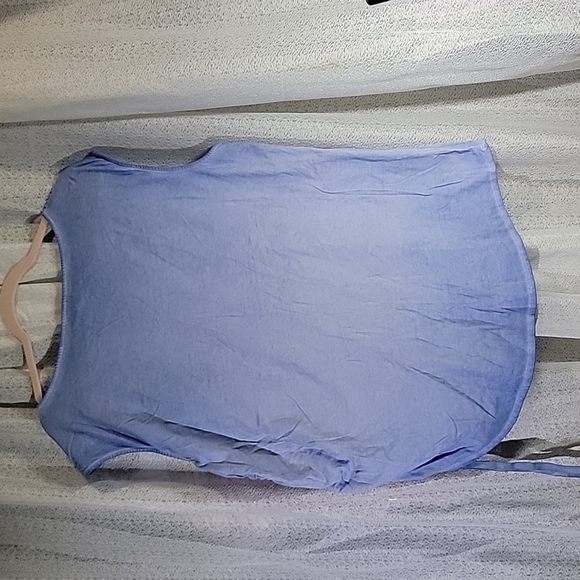 Kenneth Cole, Sleeveless Top, XL  3/$25 - Picture 3 of 7